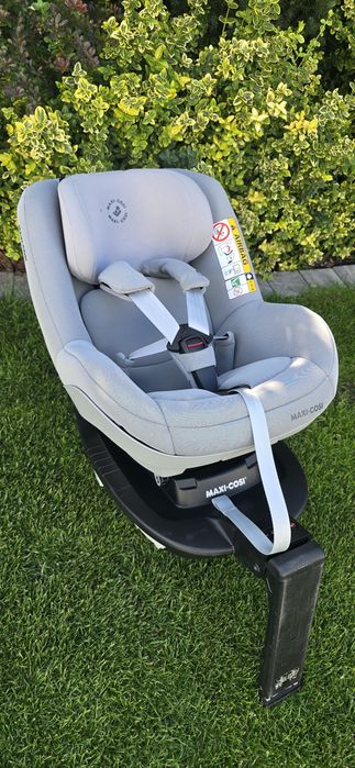 Fotelik samochodowy z bazą Maxi cosi familyfix 3