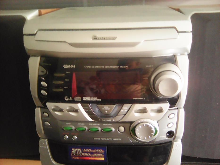 Vendo aparelho e música leitor de CDs de cassetes