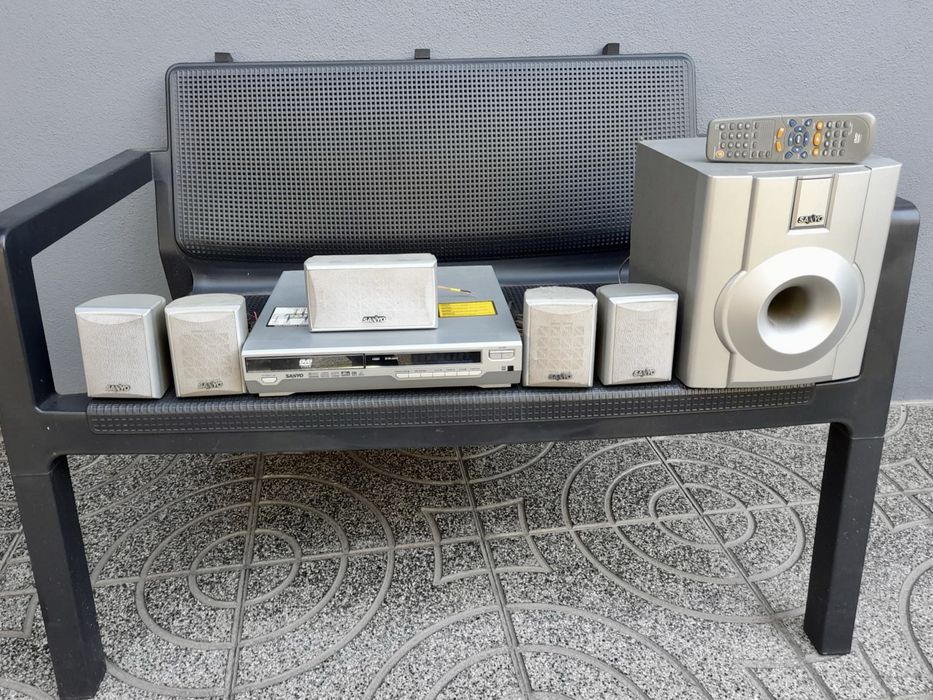 Home Cinema Sanyo com leitor de DVD/CD