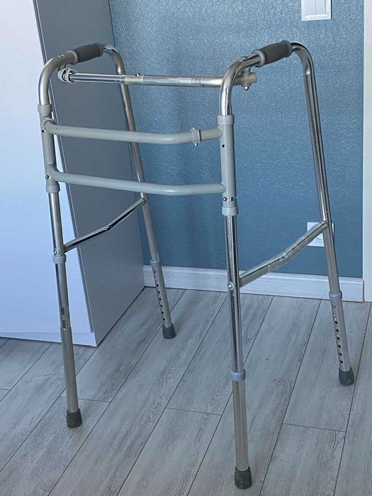 Ходункі для інвалідів