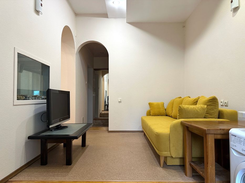 ЗАВЖИ Є СВІТЛО! Центр міста. Оренда 1-к. квартири 34 м2 - Десятинна 13