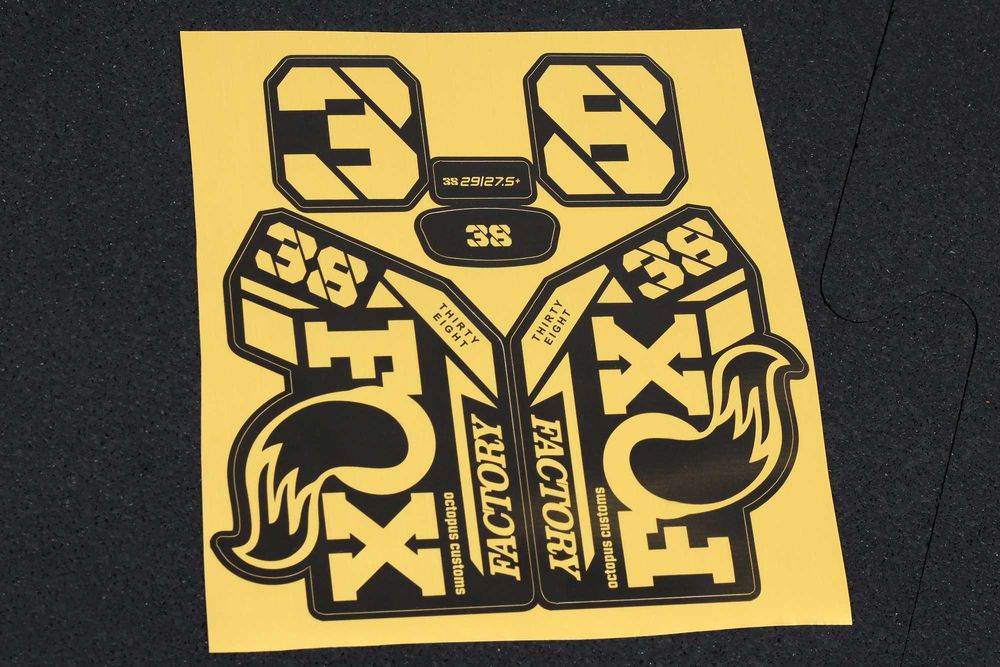 Naklejki FOX, ROCK SHOX, koła DT SWISS *czytaj ogłoszenie*