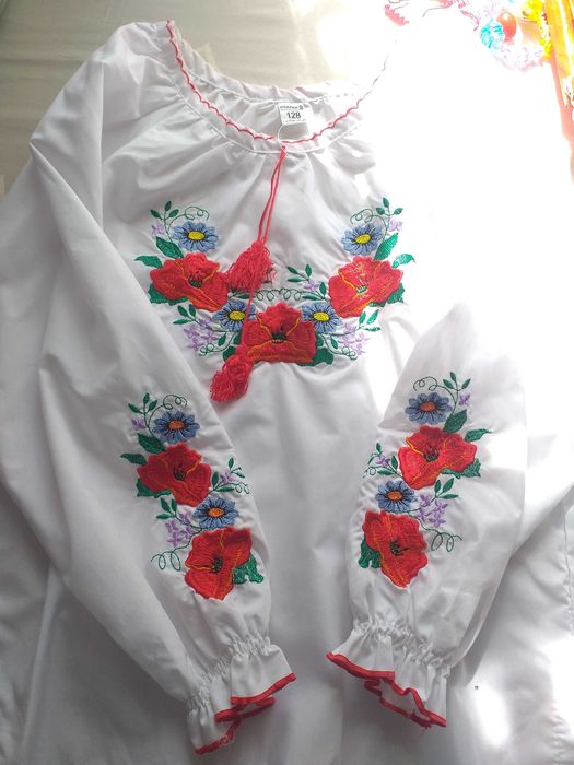 Продам вишиванку для дівчинки
