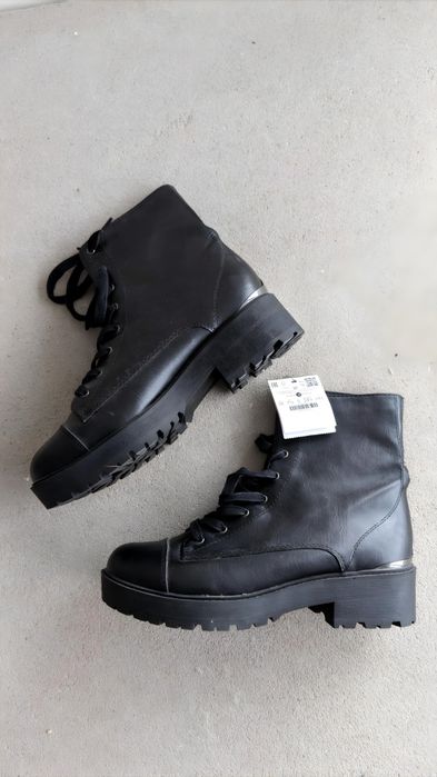 Sznurowane botki Bershka nowe