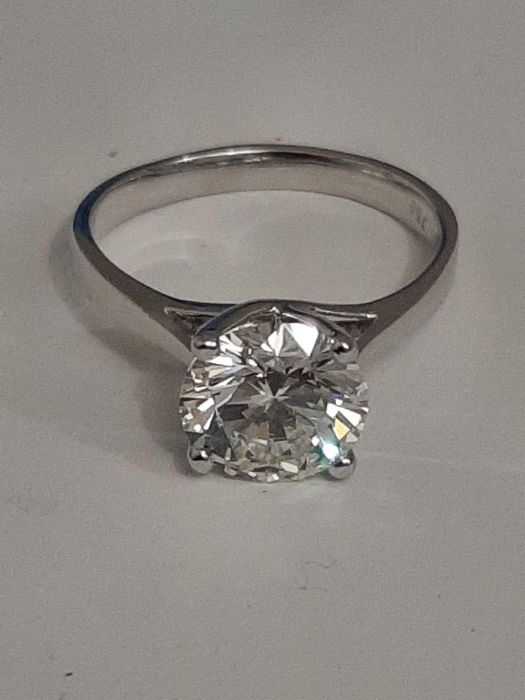 3.07 ct H/VS2 натуральный бриллиант сертификат.  Золотое кольцо.