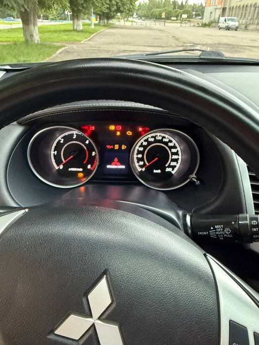 Mitsubishi outlander XL