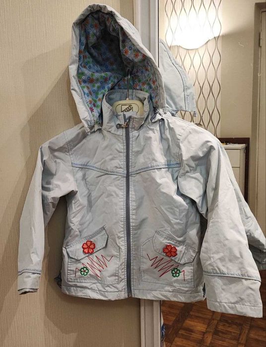 Ветровка на флисе  на 6-  7 лет