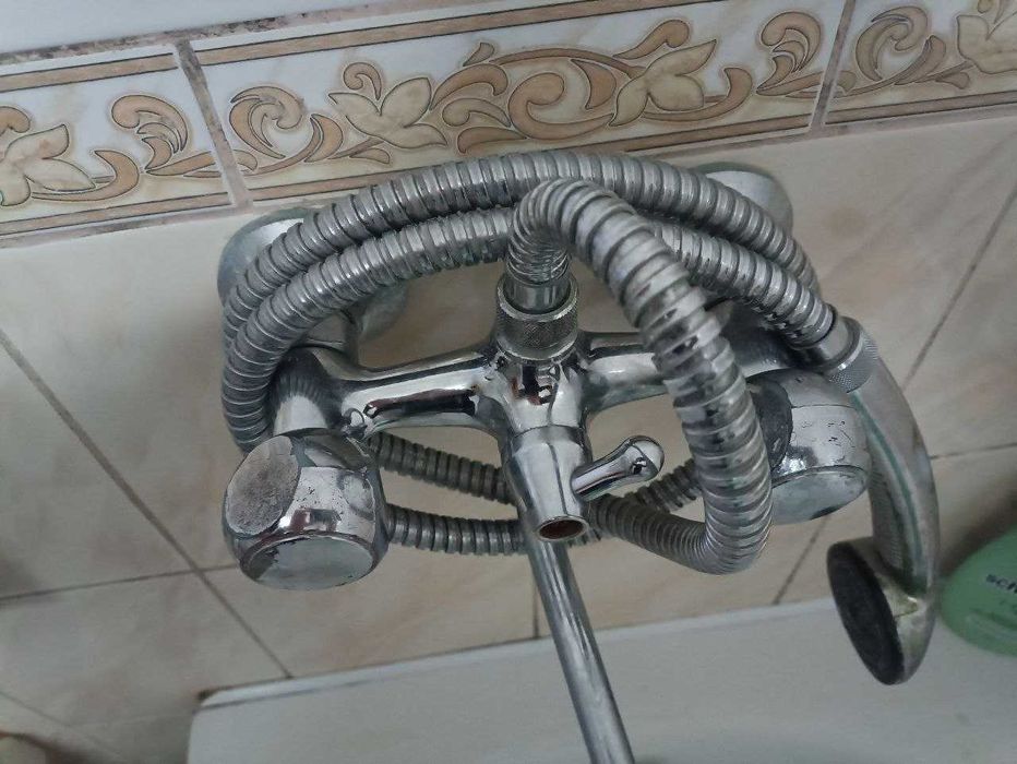 продам змішувач у ванну