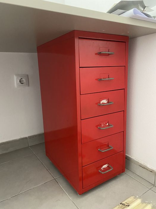 Bloco de gavetas ikea com rudizios