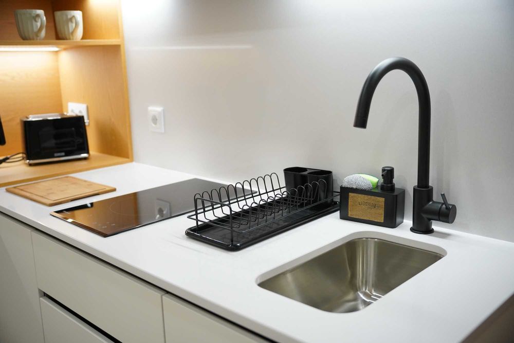 Arrendamento de Estudio T0 na zona da Trindade- Porto, novo, ultimo piso, completamente equipado e climatizado com vistas para a cidade.