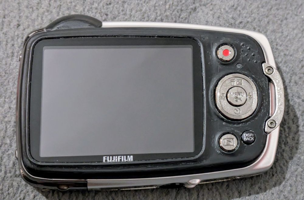 Tem que vir aqui. É um local público.