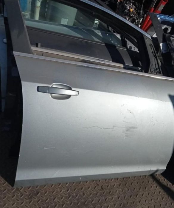 Porta frente direita Opel Astra J 10-