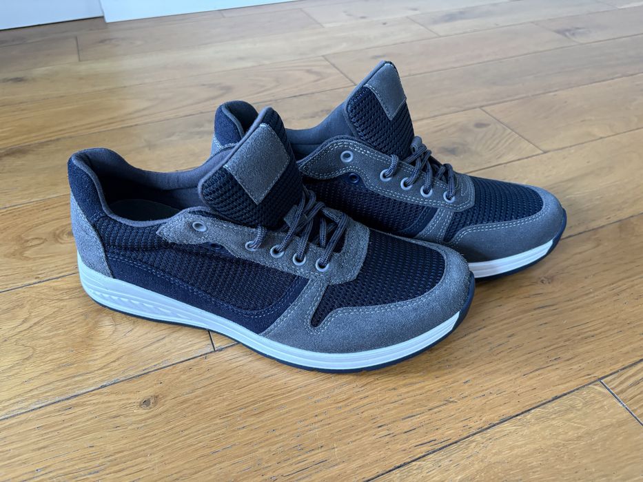 Nowe buty sportowe wojas 904A/MON rozmiar 42