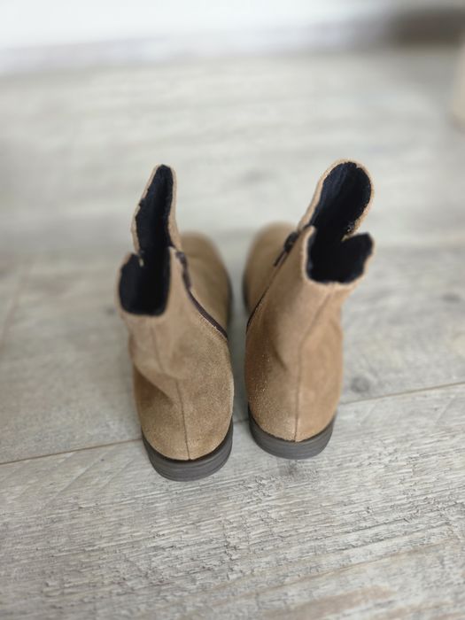 Botki zamszowe r. 39 nowe Cleve
