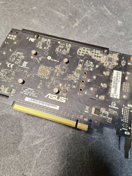 ASUS Radeon HD 6770 1GB GDDR5