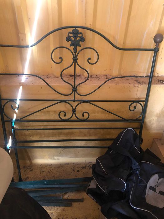 4 camas de ferro antigas solteiro/4 old iron beds single