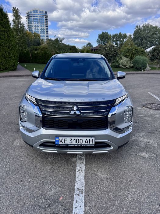 Mitsubishi Outlander 2023