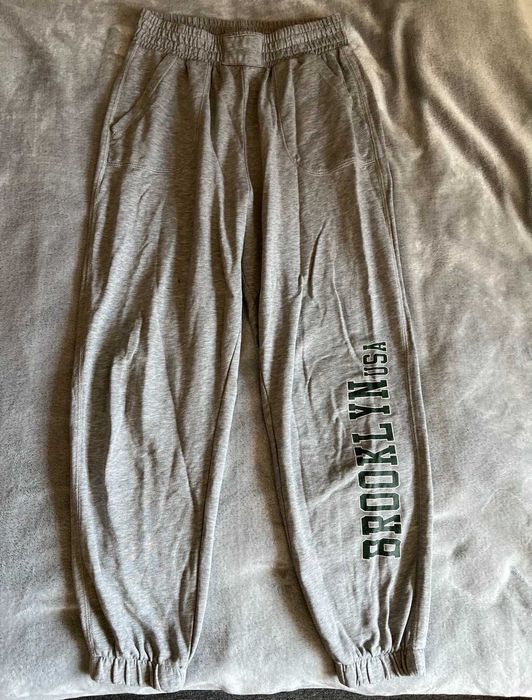Spodnie dresowe Bershka Brooklyn USA | L | Szare