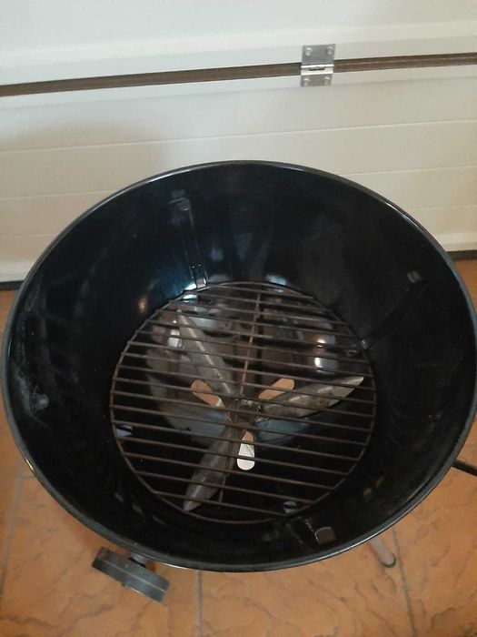 гриль угольный WEBER   47см  с термометром  + Стартер