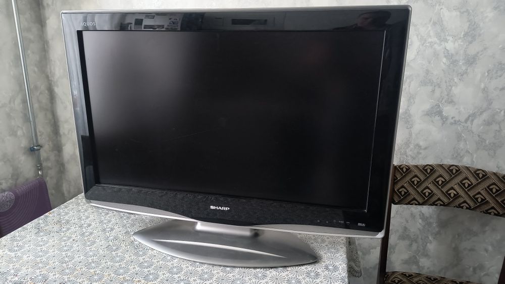 Телевізор Sharp LC-32WT1E .