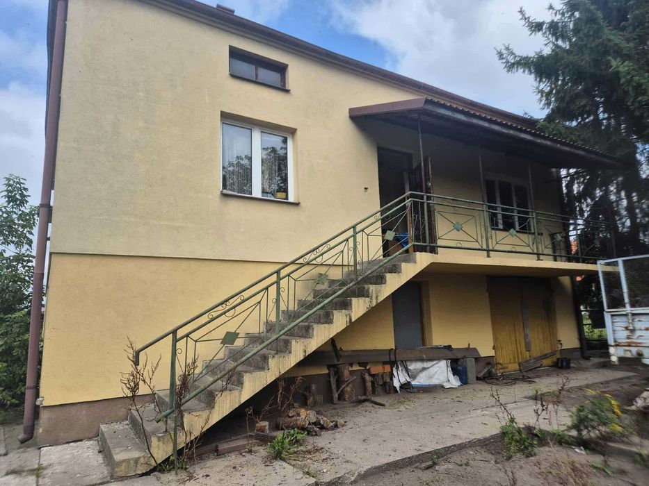 Siedlisko na sprzedaż – dom, dwa budynki gospodarcze i ponad 1,6 ha gruntów