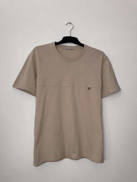 Moncler Men’s T - Shirt чоловіча футболка Монклер в бежевому кольорі