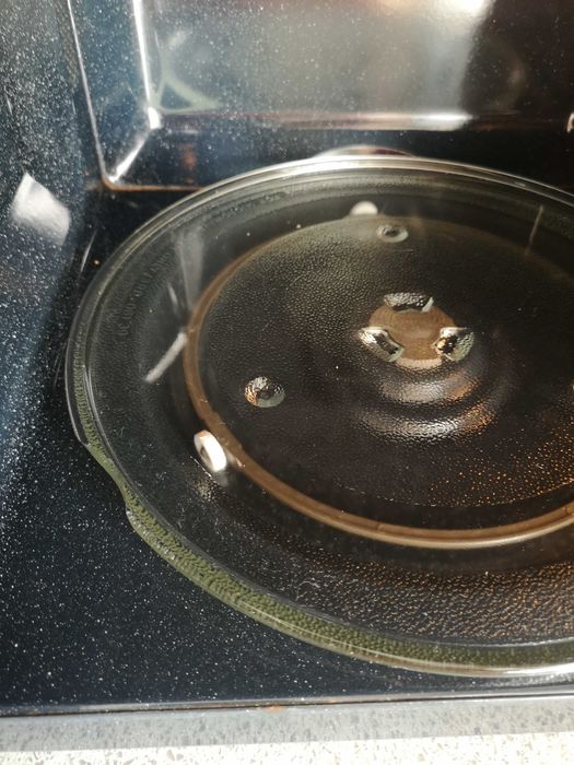 Micro-ondas Samsung com interior em cerâmica