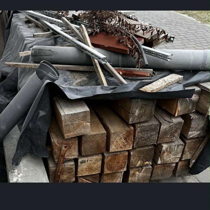 SPRZEDAM CAŁOŚĆ kantówki 50 belek drewnianych drewno