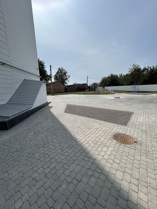 Продаж 3-ри кімнатна Весняна 9, Половки