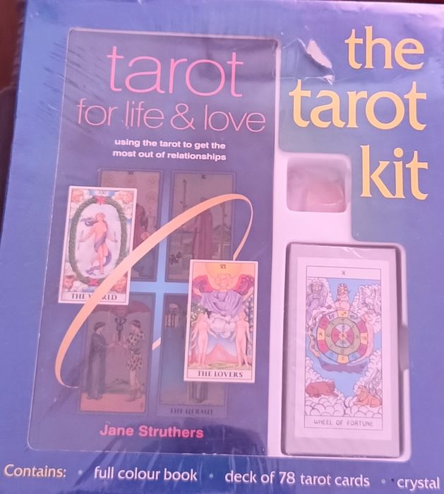 Карти таро з книгою інструкцією,про життя і любов на Англійській мові