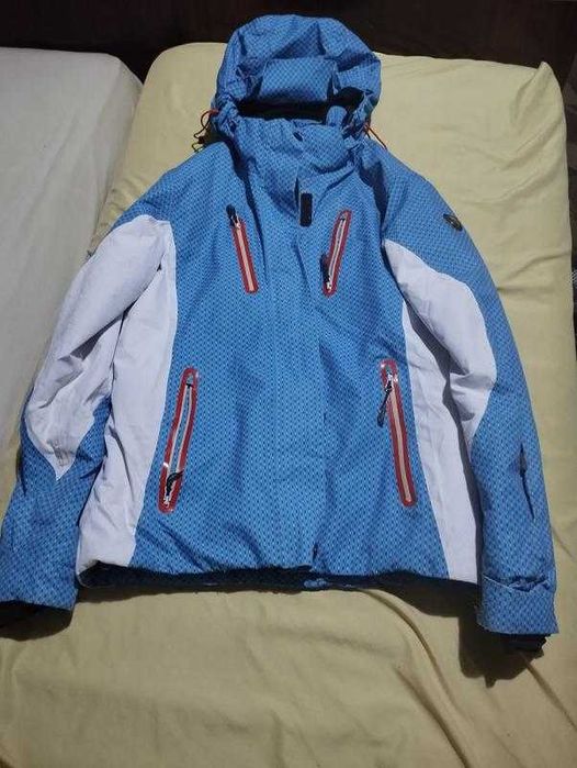 Зимова куртка з подовженими рукавами