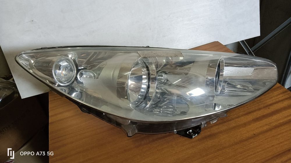 Farol Peugeot 308 ótica direita 2008