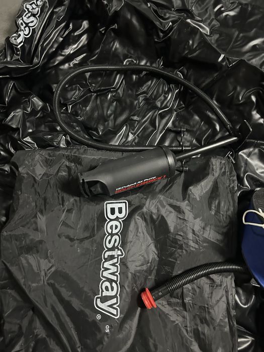 Vendo colchão de casal . marca Bestwsy com bonba incluida