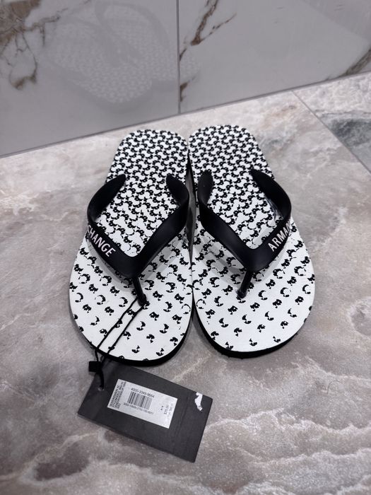 Тапки шльопанці вєтнамки унісекс Armani Exchange
