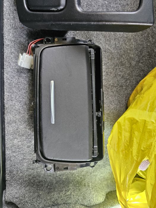Bmw m3 e92 e93 m3 popielniczki dekory tył  nawiew  popielniczka dekor skóra
