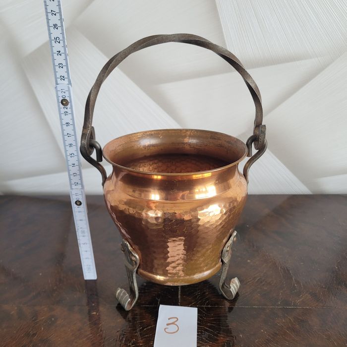 Вінтажні мідні кашпо. Європа.