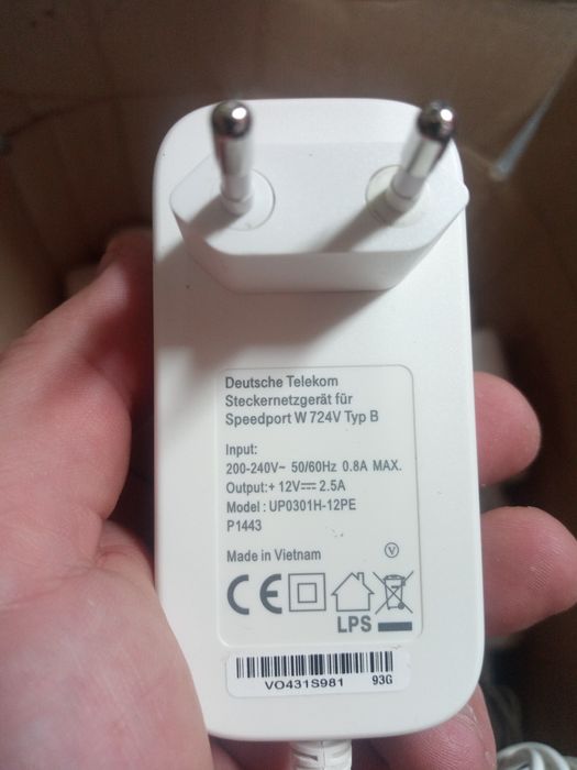 Електрошрот  100 штук Блок живлення Deutsche Telekom 12В 12V 2,5A 30W