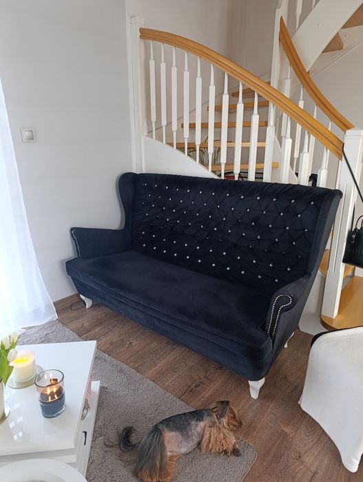 Nowoczesna sofa z krysztalami
