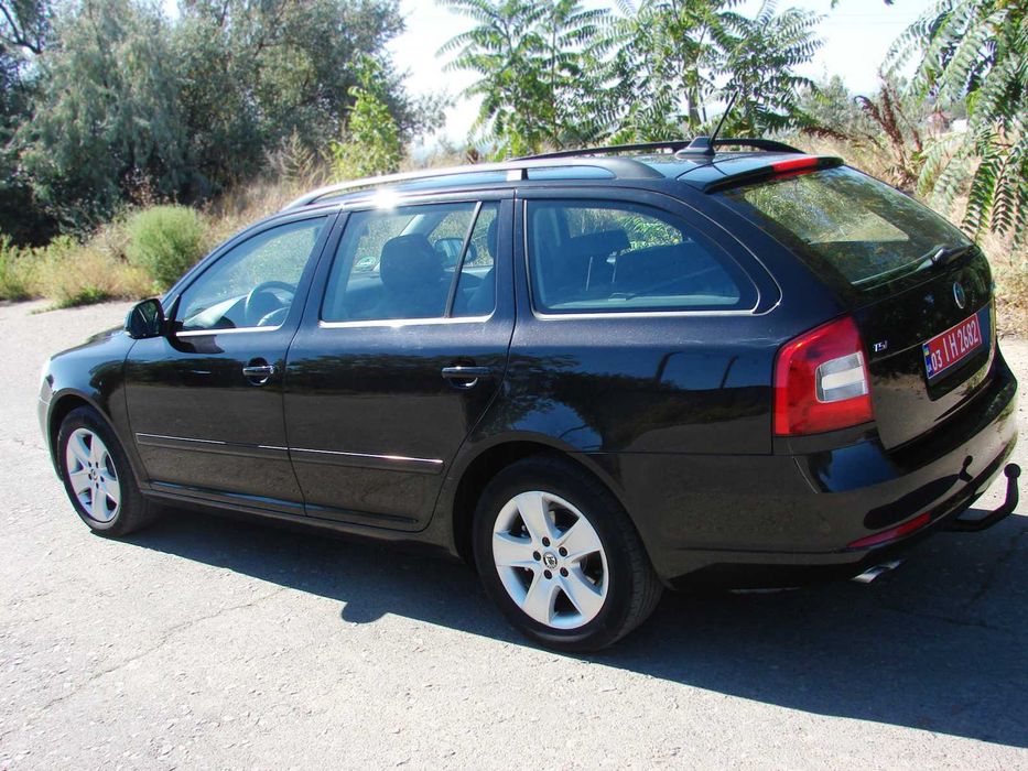 Skoda Octavia 1.8 TSi механика 6-ст 2011 год (максимальная комплектация)