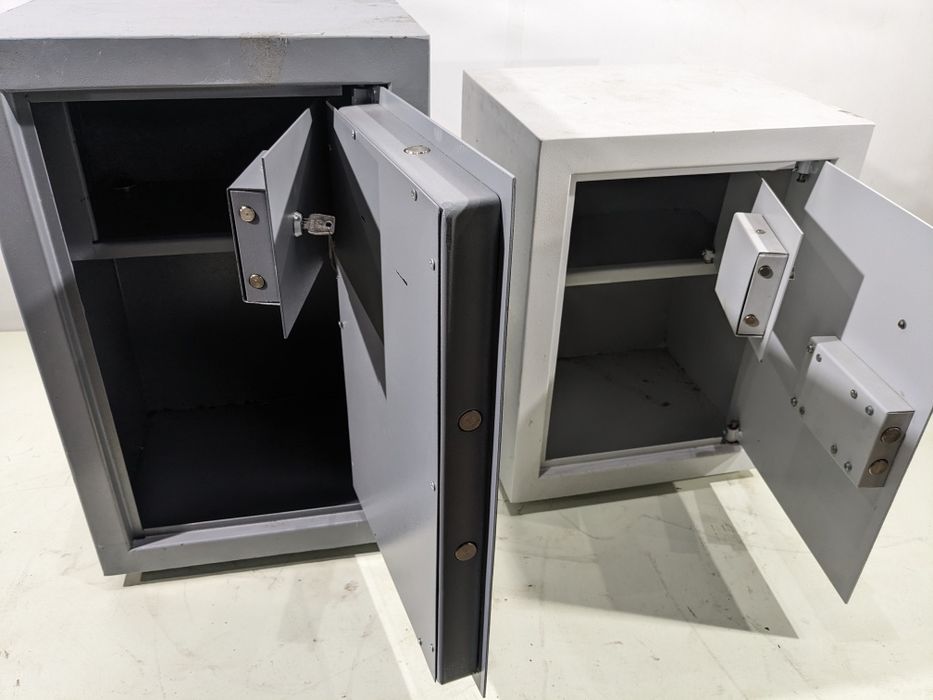 Сейфи для офісу , дому , для зброї