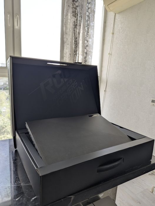 ASUS ROG Zephyrus M16 GU603HE-K8007 i7-11800H RTX 3050Ti 40GB RAM 512GB
