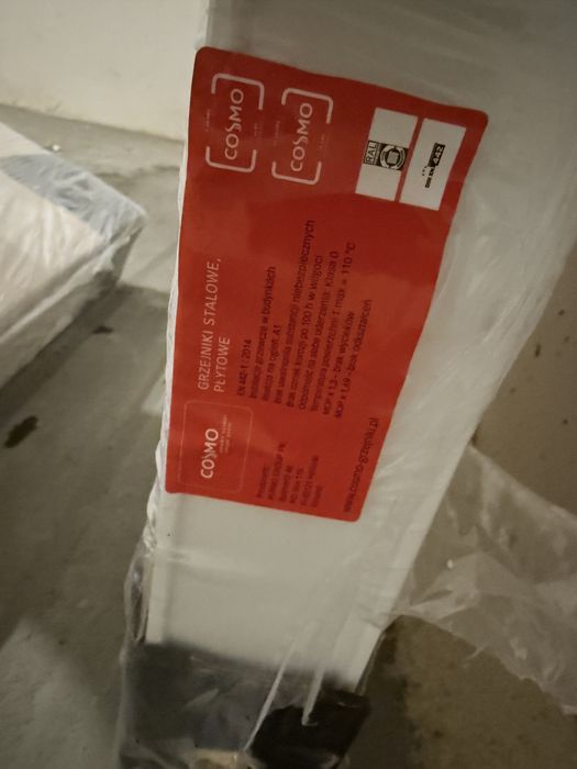 Grzejniki / kaloryfery zaworowe Cosmo 22KV i 21KV-S 3 sztuki jak nowe