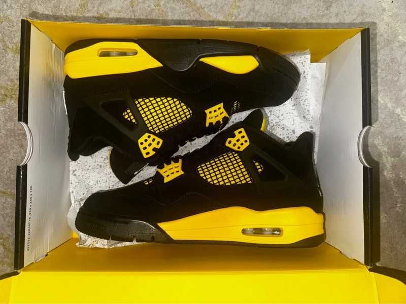 Jordan 4 Retro Thunder Rozmiar  40