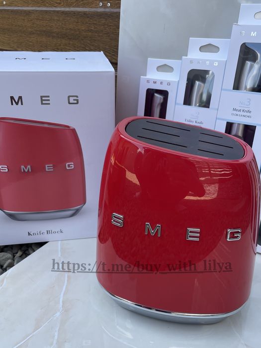 Набір ножів Smeg червоний + підставка