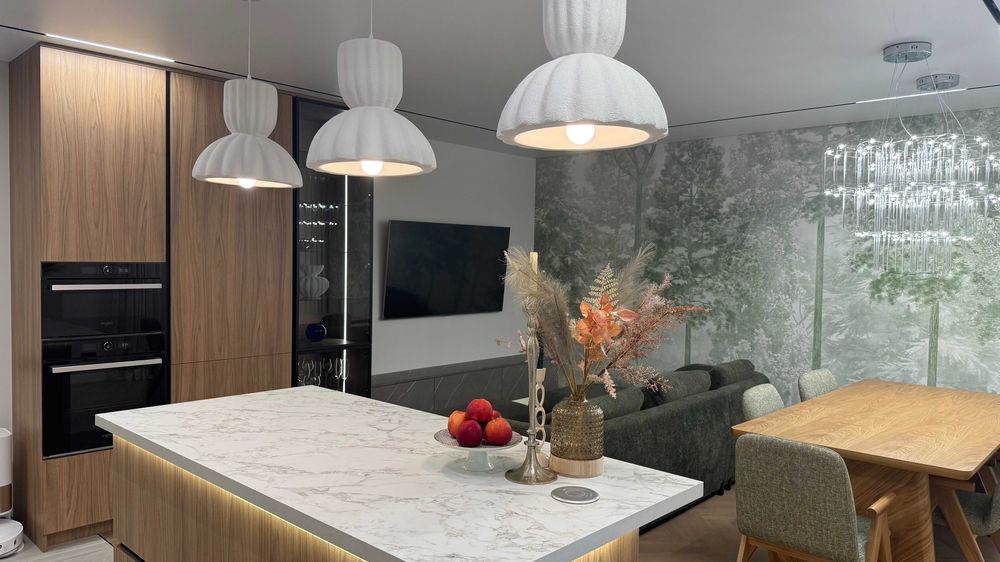 Величезна квартира з дизайнерським ремонтом в самому Центрі.  Газ