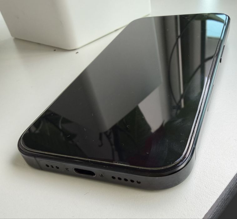 iPhone 16 Pro, Black Titanium, 256GB