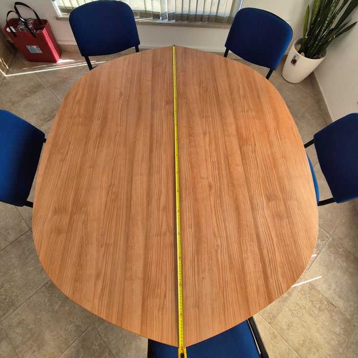 Secretária/Mesa de reuniões