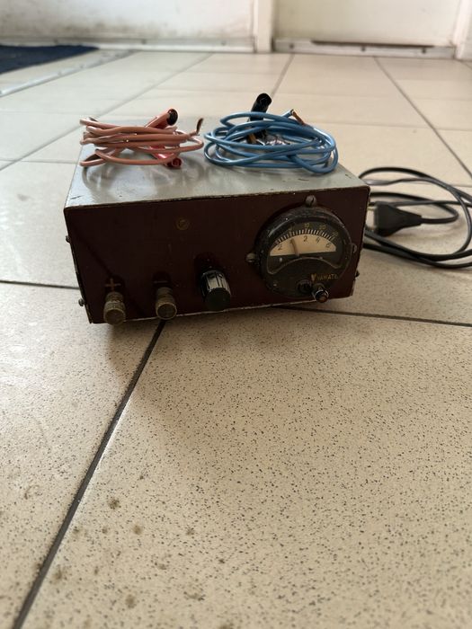 Зарядное устройство