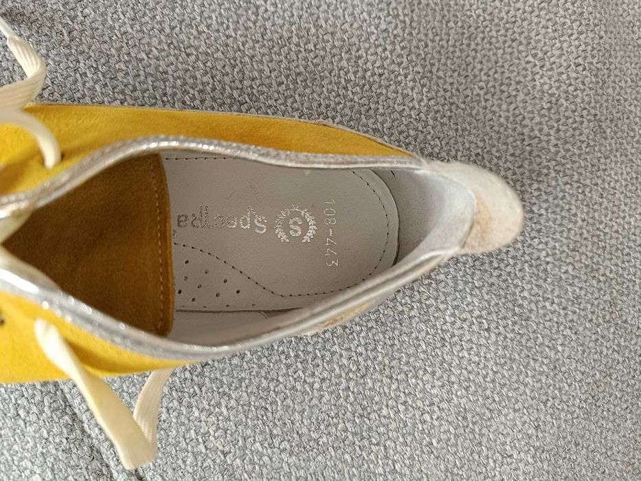 Продам женские желтые кеды кроссовки мокасины слипоны балетки 40р