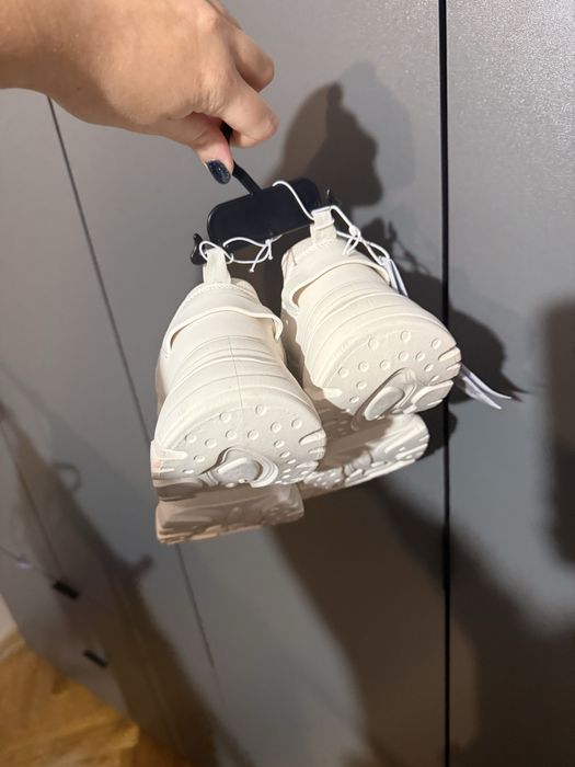 Кросівки жіночі 39р sinsay бежеві